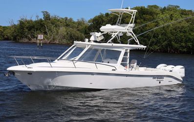 35' Everglades 2017 Yacht For Sale